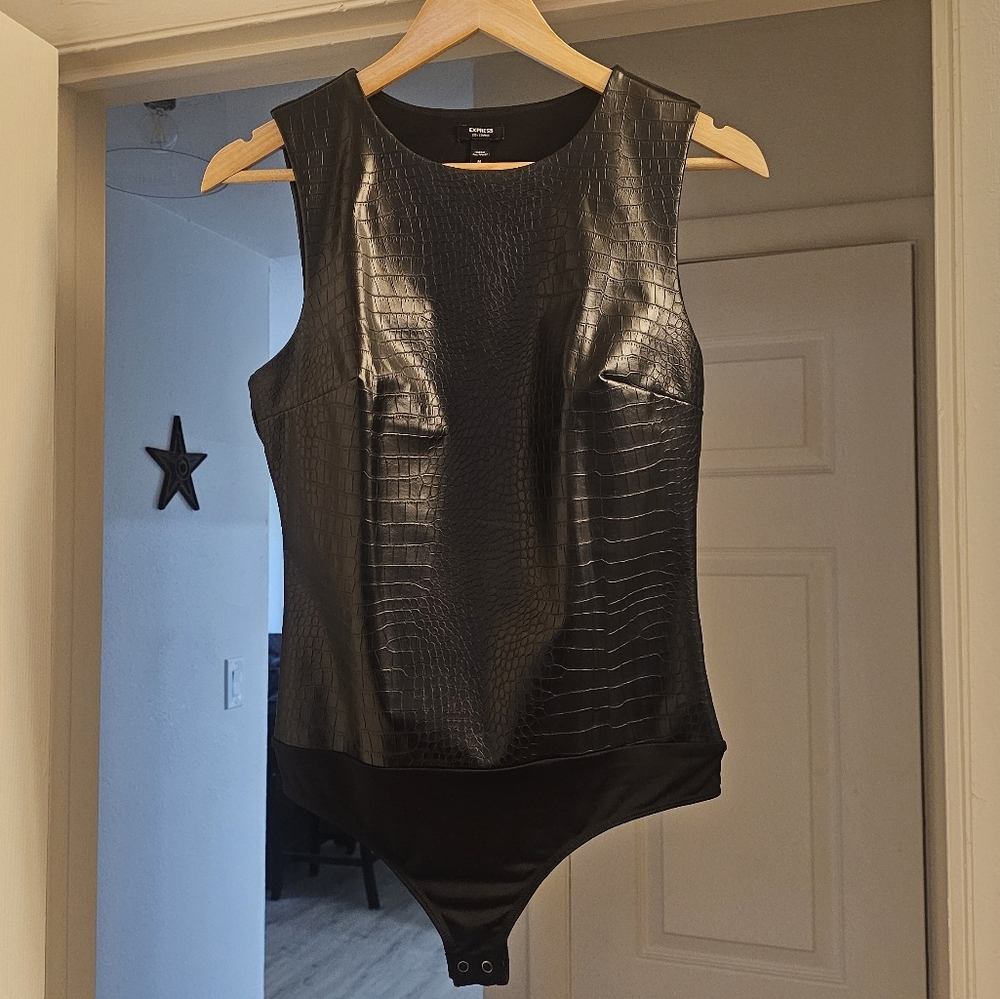 Black Sleeveless Bodysuit